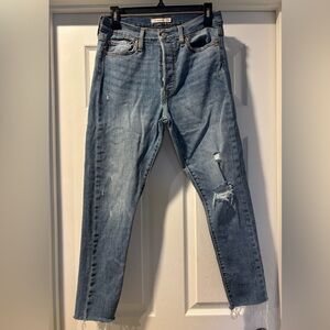 LEVI’s Wedgie Skinny Crop Distressed Blue Jeans